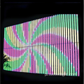 Pikselowa cyfrowa tuba zmieniająca kolory DJ